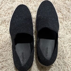 Vince women’s Textured Black Slip-On Loafers